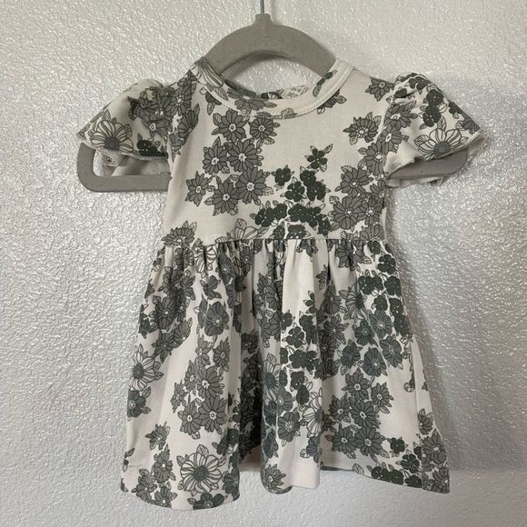 kate quinn Other - Kate Quinn Wildflower Flutter Sleeve Dress